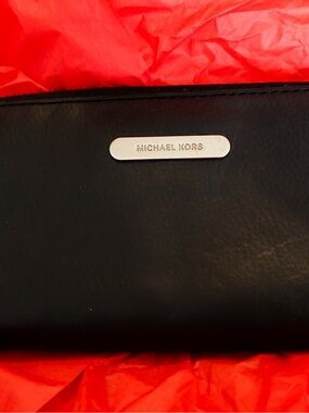 Michael Kors Jet Set Travel Zip-Around Continental Wallet – Black MK Logo